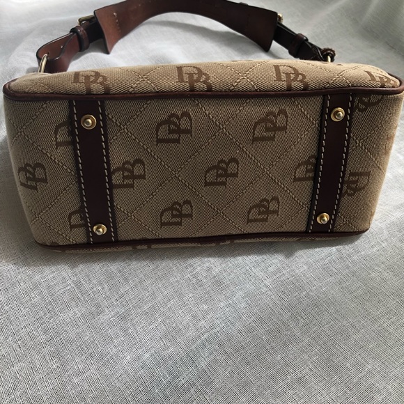 Dooney & Bourke Vintage Signature Structured Hobo - Picture 3 of 8